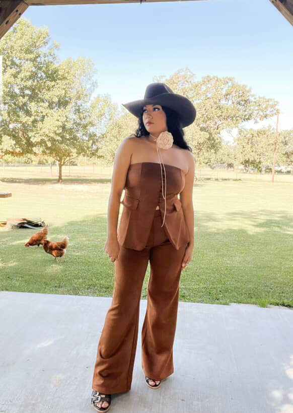 Brown ante set